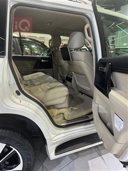 تۆیۆتا لاند کروزەر